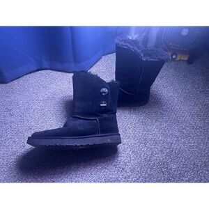 Women's 8.5 Black UGGS Buckles Sheepskin Warm Winter Gift Vacation Slip On Boots